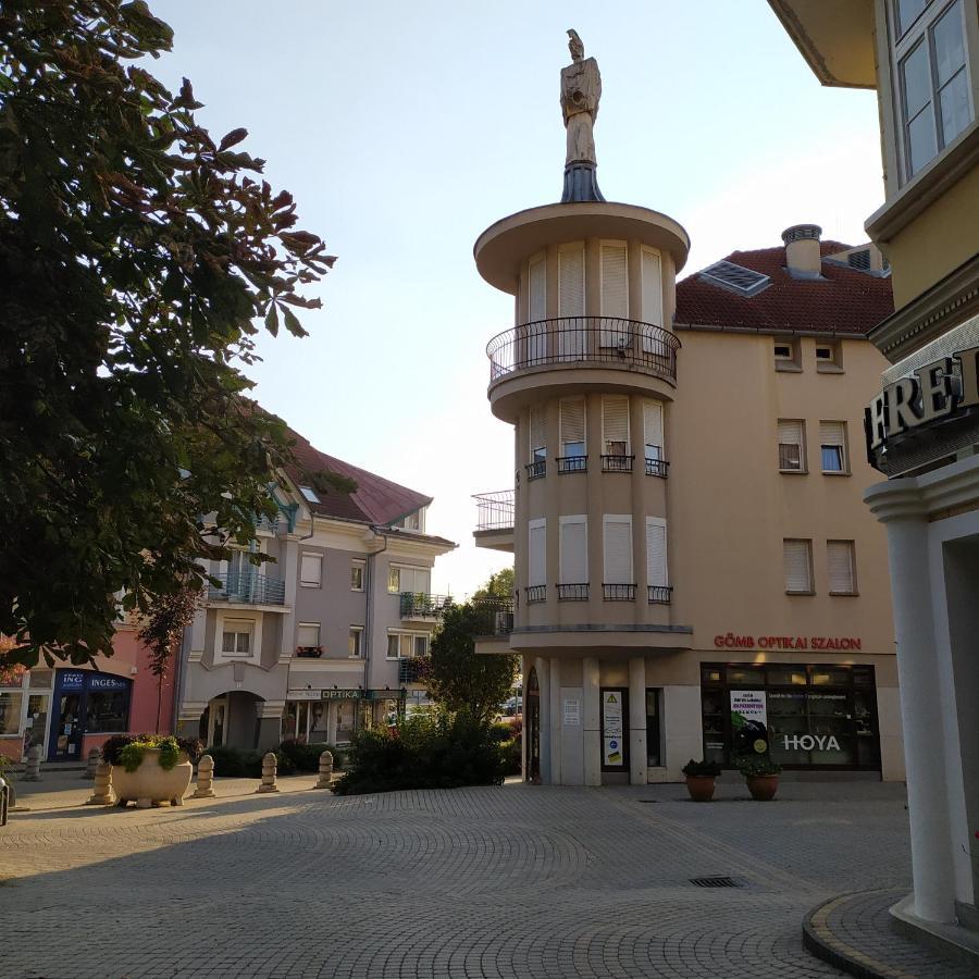 Krenusz Vendeghaz. Lägenhet Kaposvár Exteriör bild
